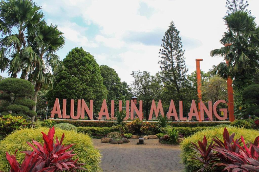 Sawojajar Inn Malang Esterno foto