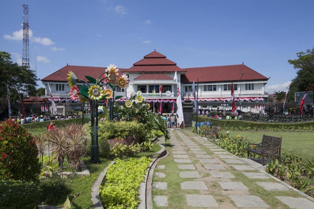 Sawojajar Inn Malang Esterno foto