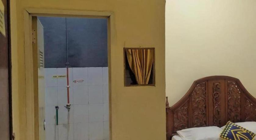 Sawojajar Inn Malang Esterno foto