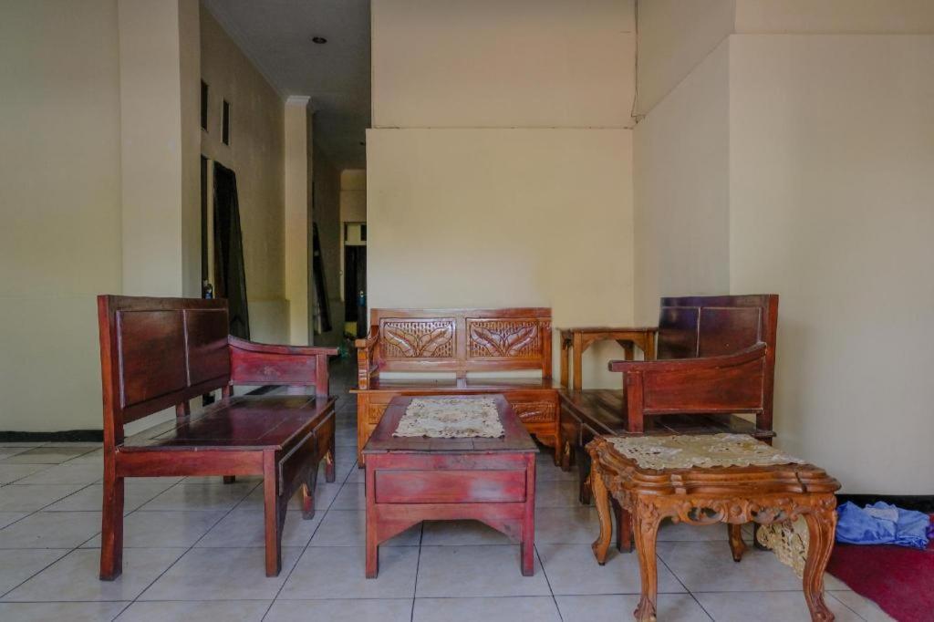 Sawojajar Inn Malang Esterno foto